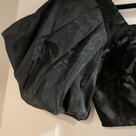 Future collective kahlana barfield black top crop - Picture 6 of 9